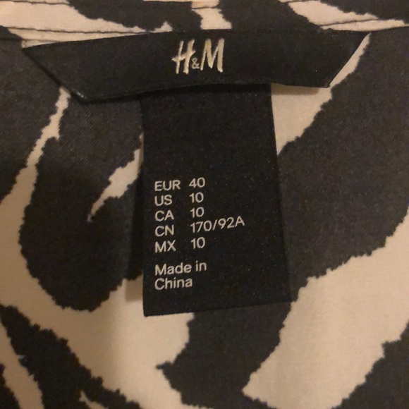 Dress - Picture 4 of 5